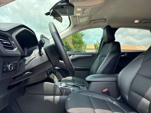 Used 2024 Ford Escape SE FWD image 21