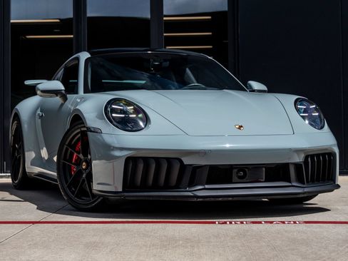 Certified 2026 Porsche 911 Carrera GTS RWD image 6