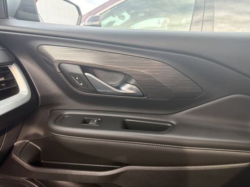 Used 2023 GMC Terrain SLT image 20