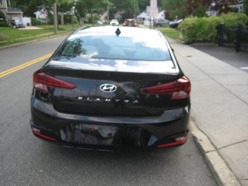 Used 2020 Hyundai Elantra SEL FWD image 6