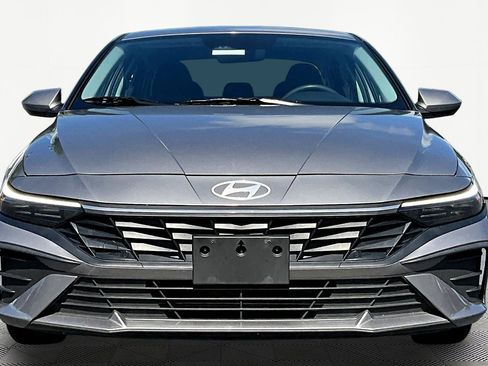 Used 2024 Hyundai Elantra SEL FWD image 2