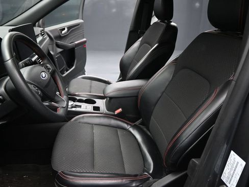 Used 2023 Ford Escape ST-Line w/ Tech Pack #1 FWD image 9