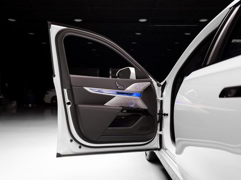 Used 2024 BMW 760i xDrive image 53