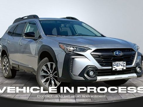 Used 2023 Subaru Outback Limited image 3