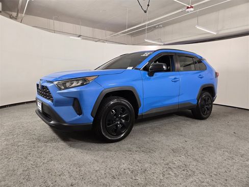 Used 2020 Toyota RAV4 LE image 35