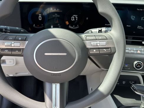 New 2025 Hyundai Kona SE FWD image 22