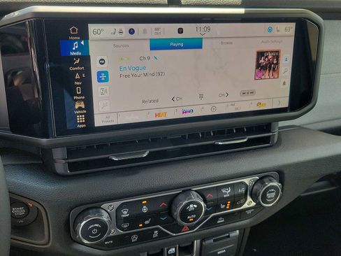 New 2024 Jeep Gladiator Sport image 9