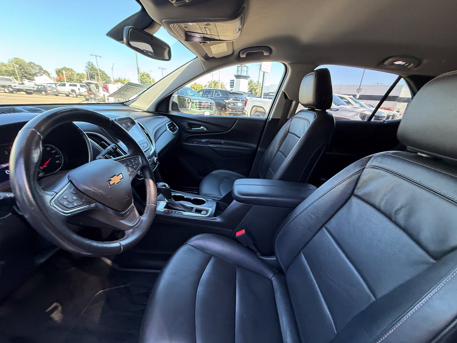 Used 2019 Chevrolet Equinox Premier w/ LPO, Floor Liner Package FWD image 4