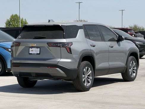 New 2026 Chevrolet Equinox LT image 4