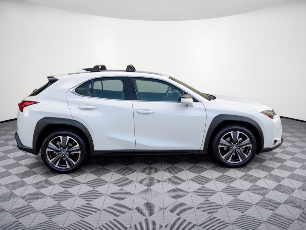 Certified 2025 Lexus UX 300h FWD w/ Accessory Package (Z2) image 8