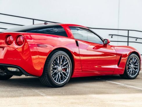 Used 2005 Chevrolet Corvette Coupe w/ Preferred Equipment Group RWD image 50