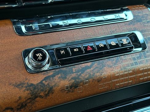 New 2026 Lincoln Aviator Black Label AWD/4WD image 21