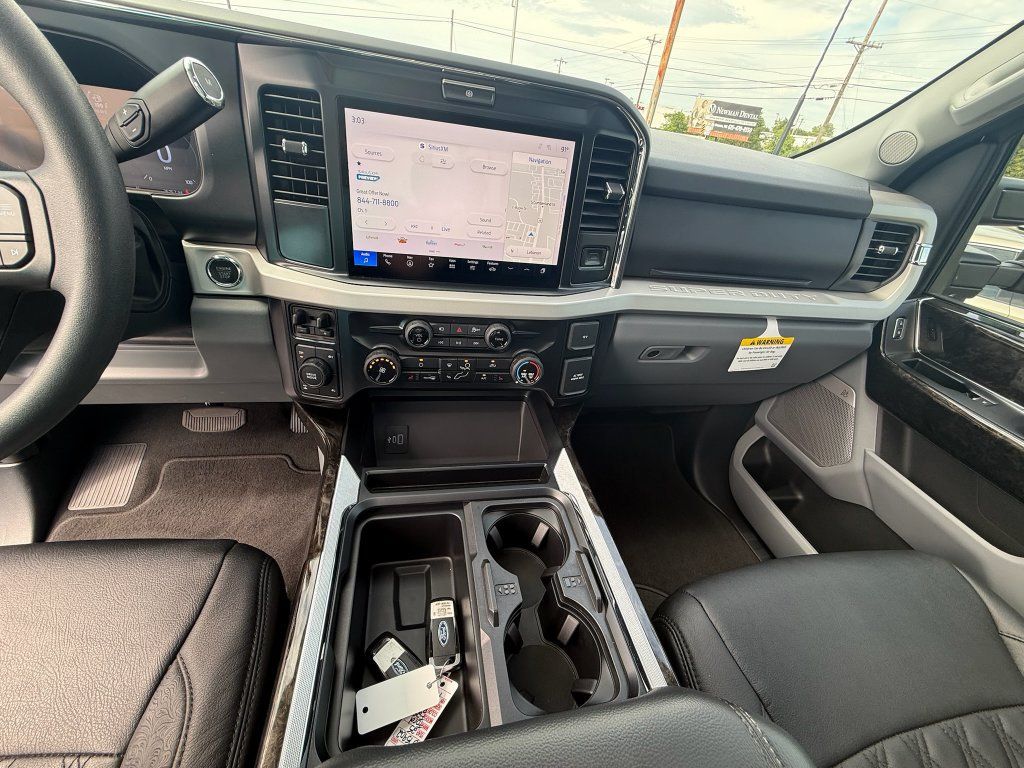 Used 2025 Ford F250 XLT w/ Black Appearance Package AWD/4WD image 20
