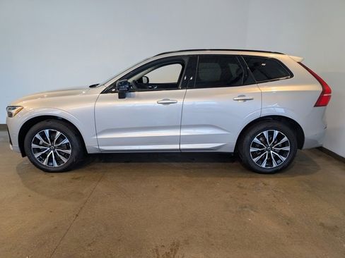 Used 2023 Volvo XC60 B5 Plus w/ Protection Package Premier image 3