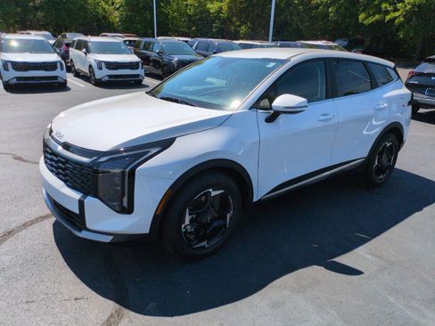 New 2026 Kia Sportage EX FWD image 3