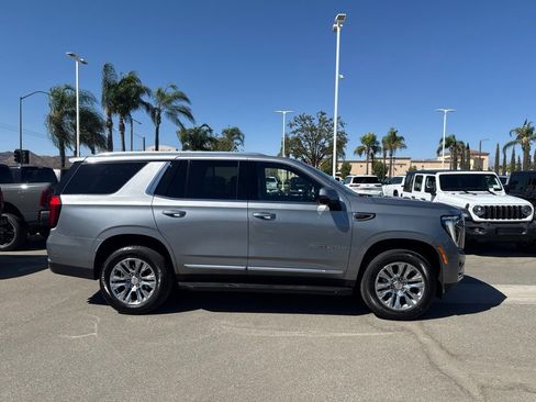 Used 2025 GMC Yukon Denali AWD/4WD image 3