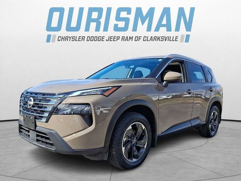 Used 2024 Nissan Rogue SV w/ SV Premium Package image 3