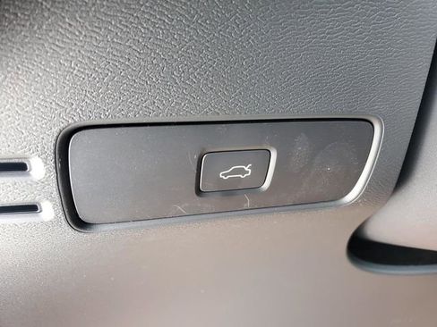 New 2026 Volvo XC40 B5 Ultra w/ Protection Package Premier image 16