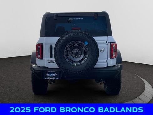 New 2025 Ford Bronco Badlands image 4
