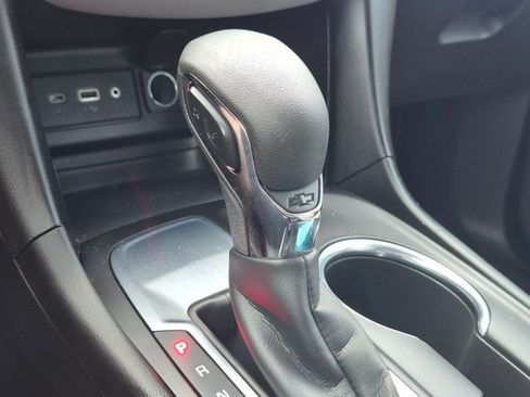 Used 2022 Chevrolet Equinox LS FWD image 8