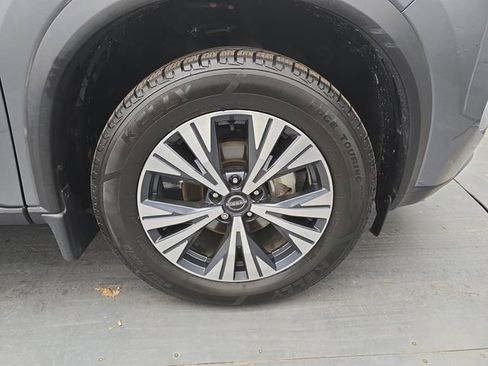 Used 2023 Nissan Rogue SV image 12