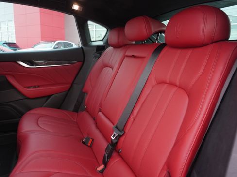 Used 2022 Maserati Levante GT image 29