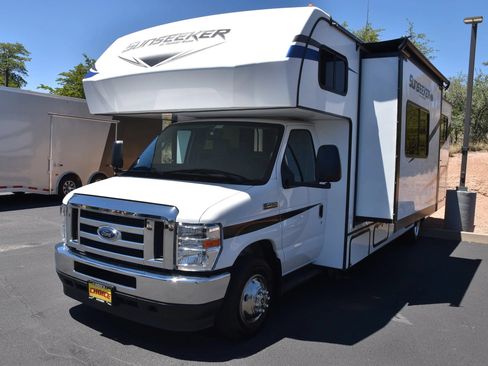 Used 2022 Ford E-450 and Econoline 450 Super Duty w/ Motorhome Prep Package RWD image 53
