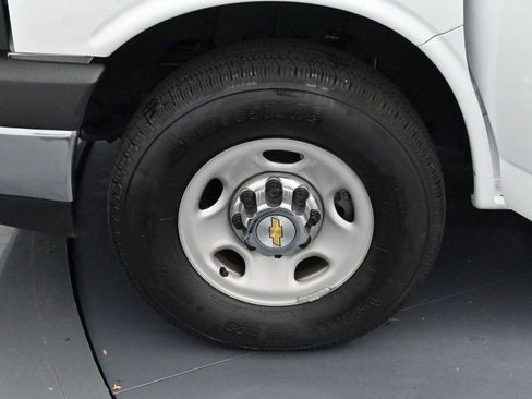 Used 2025 Chevrolet Express 3500 LT w/ LT Preferred Equipment Group image 29