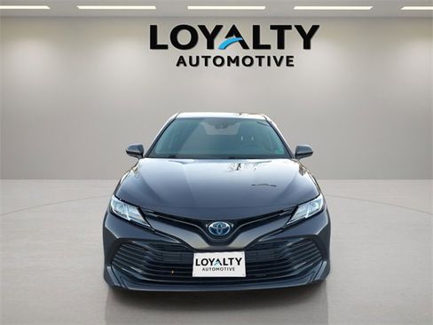 Used 2020 Toyota Camry LE image 8