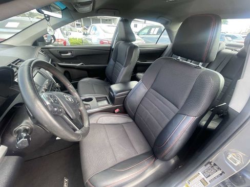 Used 2017 Toyota Camry SE image 13