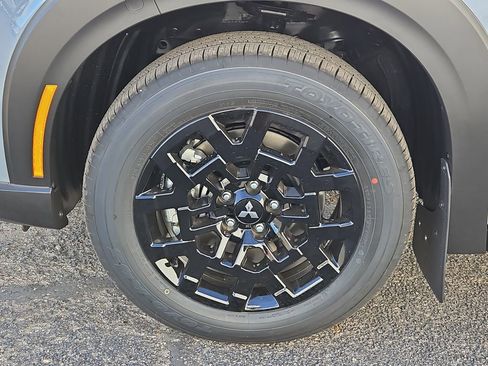 New 2026 Mitsubishi Outlander Trail Edition image 17