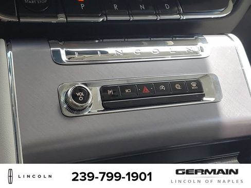 New 2026 Lincoln Aviator AWD image 30