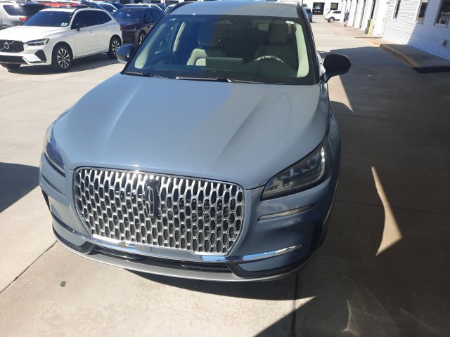 Used 2026 Lincoln Corsair Premiere FWD image 9