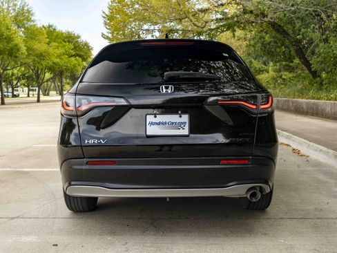 Used 2025 Honda HR-V Sport image 8