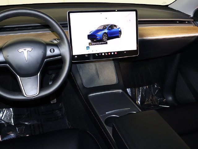 Used 2024 Tesla Model Y Long Range AWD/4WD image 16