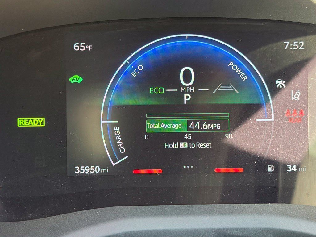 Used 2025 Toyota Camry SE FWD image 18