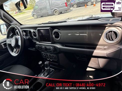 Used 2023 Jeep Gladiator Overland AWD/4WD image 45
