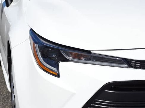 Certified 2024 Toyota Corolla LE FWD image 5