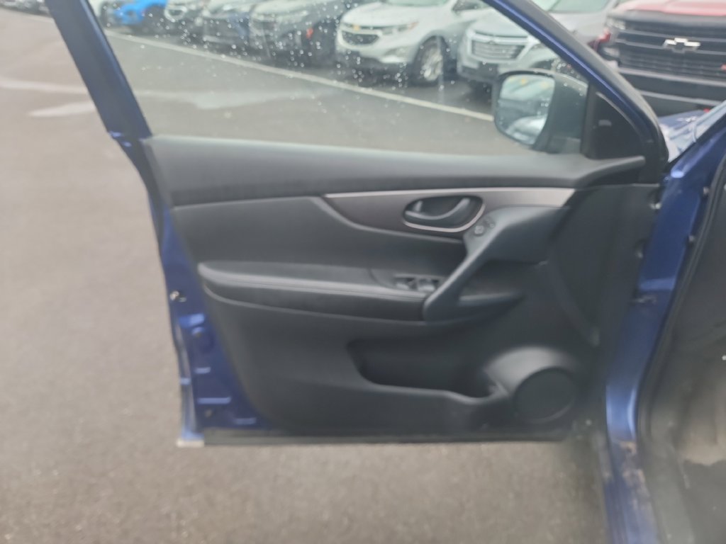 Used 2021 Nissan Rogue Sport S AWD/4WD image 11