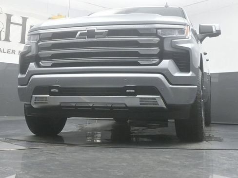 Used 2025 Chevrolet Silverado 1500 High Country w/ Z71 Off-Road Package AWD/4WD image 55