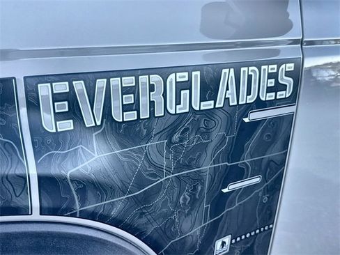 Used 2022 Ford Bronco Everglades image 11