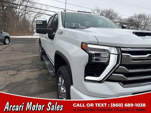 Used 2024 Chevrolet Silverado 2500 High Country w/ Technology Package image 10