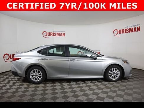 Used 2025 Toyota Camry LE image 14