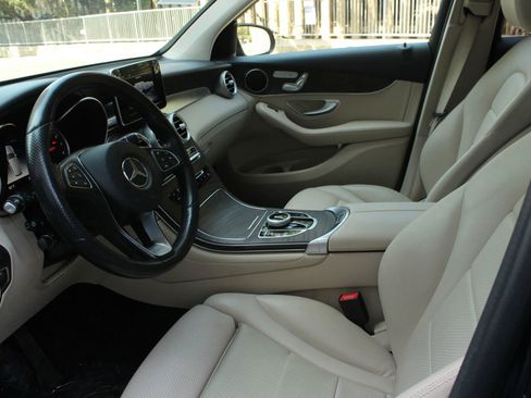 Used 2018 Mercedes-Benz GLC 300 4MATIC image 13