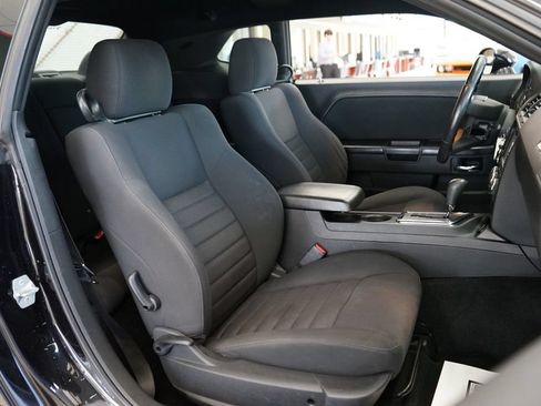 Used 2010 Dodge Challenger SE RWD image 37
