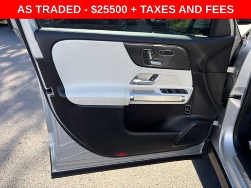 Used 2021 Mercedes-Benz GLB 250 image 12