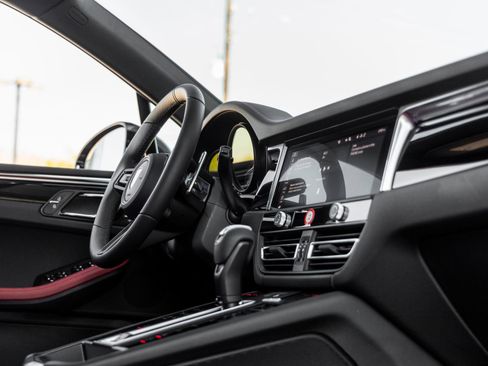 New 2026 Porsche Macan S image 50