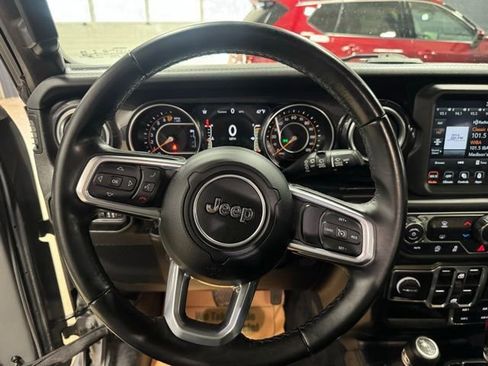 Used 2020 Jeep Wrangler Unlimited Sahara image 17