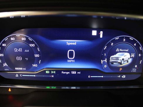 Used 2023 Chevrolet Tahoe Premier AWD/4WD image 24