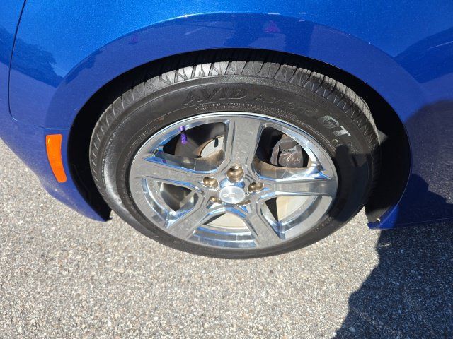 Used 2019 Chevrolet Camaro LT RWD image 7